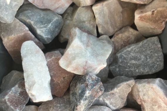 Vápenec růžový 1 - 3 cm