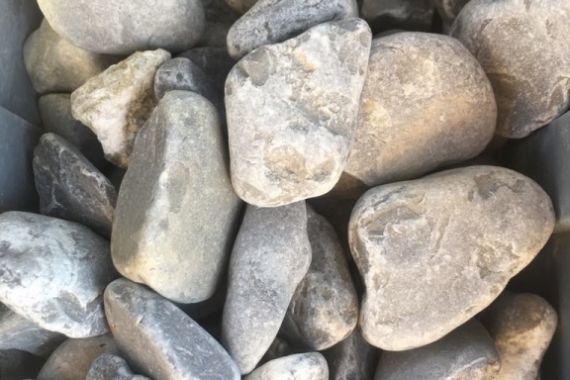 Vápenec šedý žilkovaný 1 - 2 cm