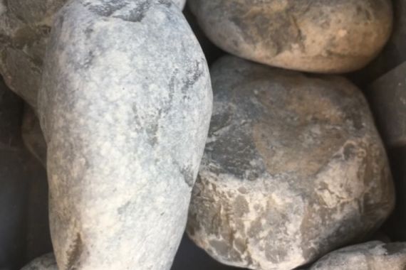 Vápenec šedý žilkovaný 2 - 4 cm